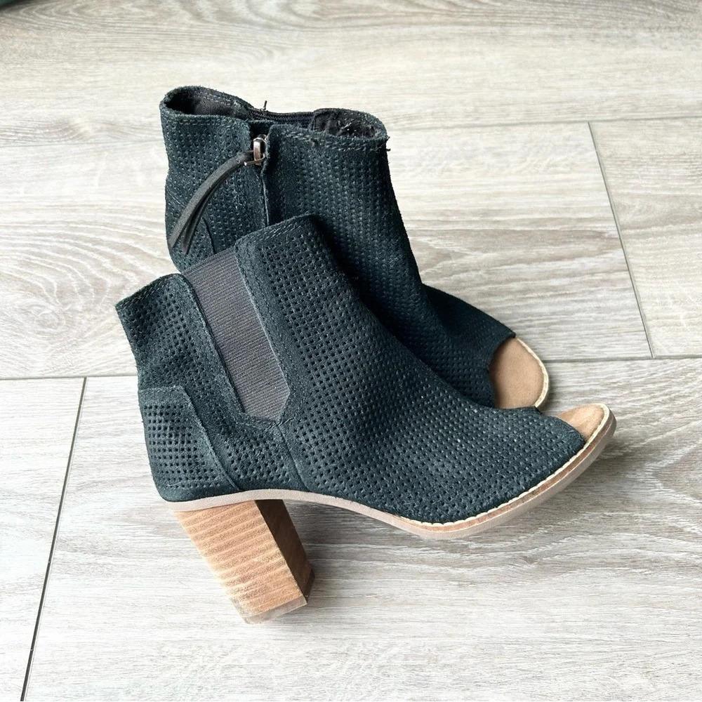 Toms Black Majorca Perforated Suede Leather OpenToe Boots